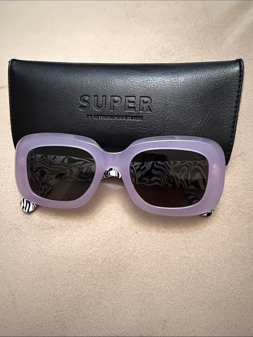 RETROSUPERFUTURE Virgo Zebrato
Oversized Sunglasses